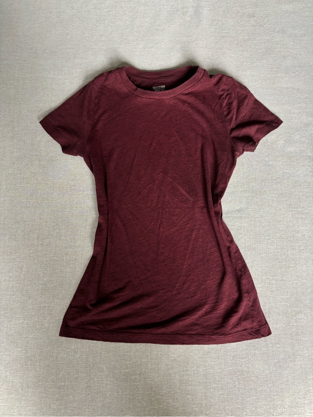 Mossimo burgundy tee shirt Y2K vibes casual street style XS